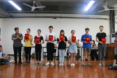 鷹潭職業(yè)播音主持培訓(xùn)哪家好 來電咨詢 芳華文化藝術(shù)培訓(xùn)